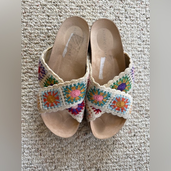 Altar'd State Paige Crotchet Platform Multicolored Slip On Sandals (Sz 8) - Picture 2 of 5